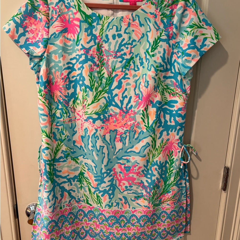 Lilly Pulitzer NWOT coral and floral pattern